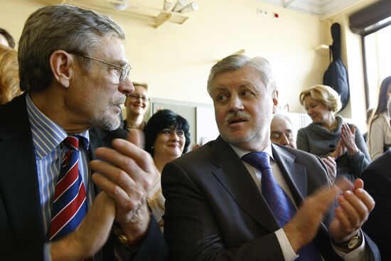 Sergei Mironov meets with the Gorki Film Studios Management