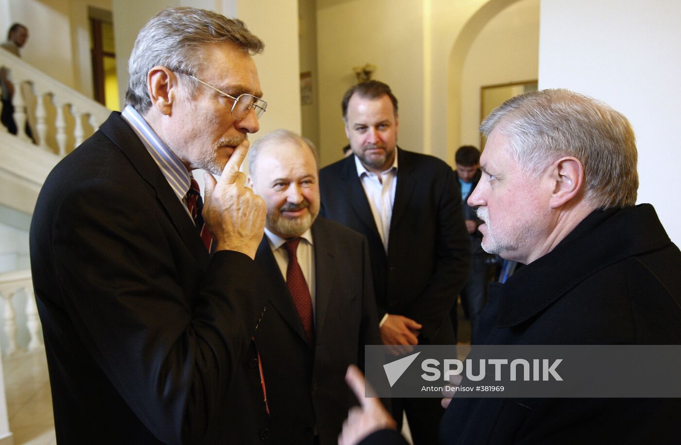 Sergei Mironov meets with the Gorki Film Studios Management