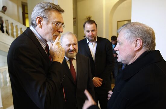 Sergei Mironov meets with the Gorki Film Studios Management