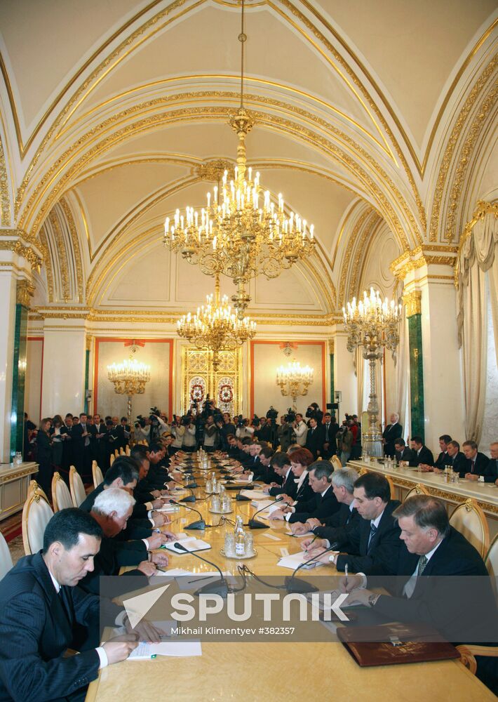 Russian-Turkmen negotiations in Kremlin