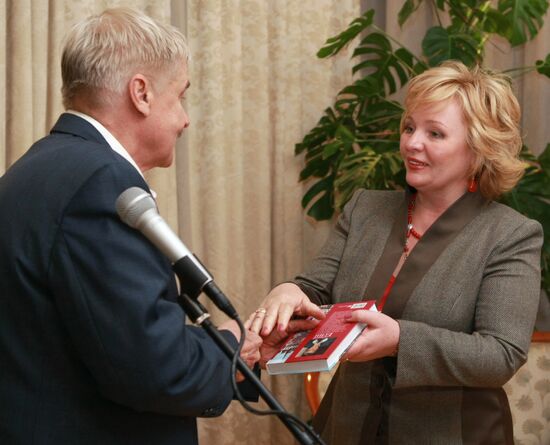 Lyudmila Putina, Sergei Yesin