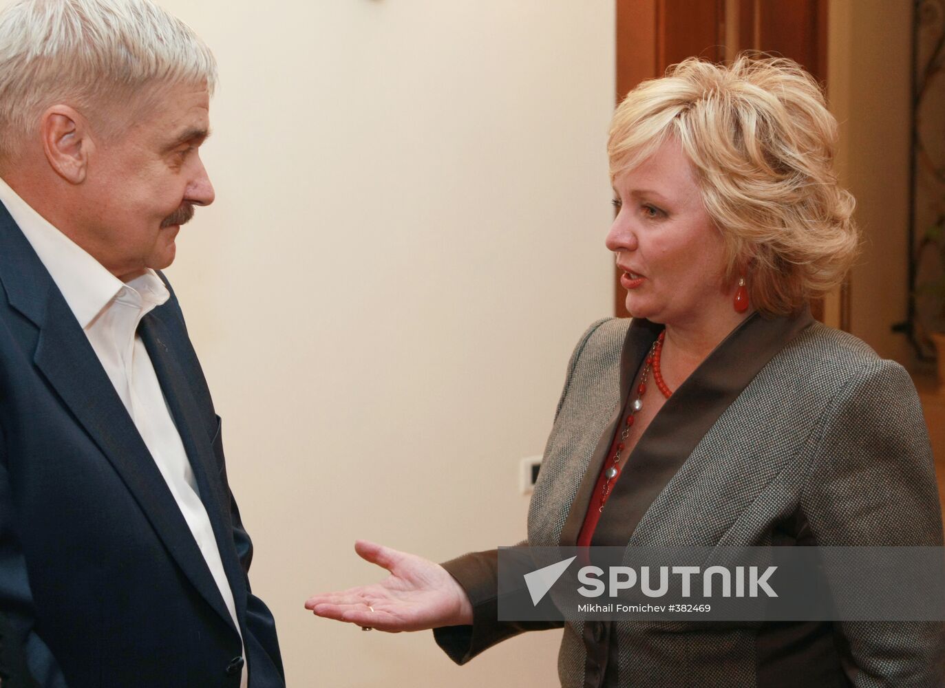 Lyudmila Putina, Sergei Yesin