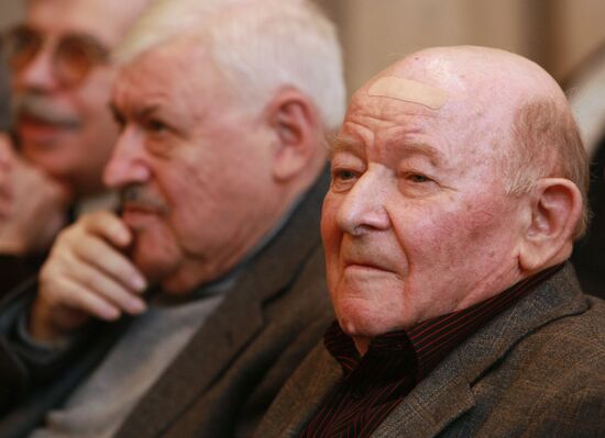 Poet Konstantin Vanshenkin, writer Vladimir Orlov