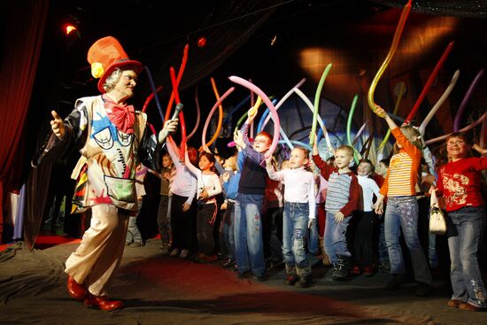 Yuri Kuklachev's performance "Queen of the Cats"