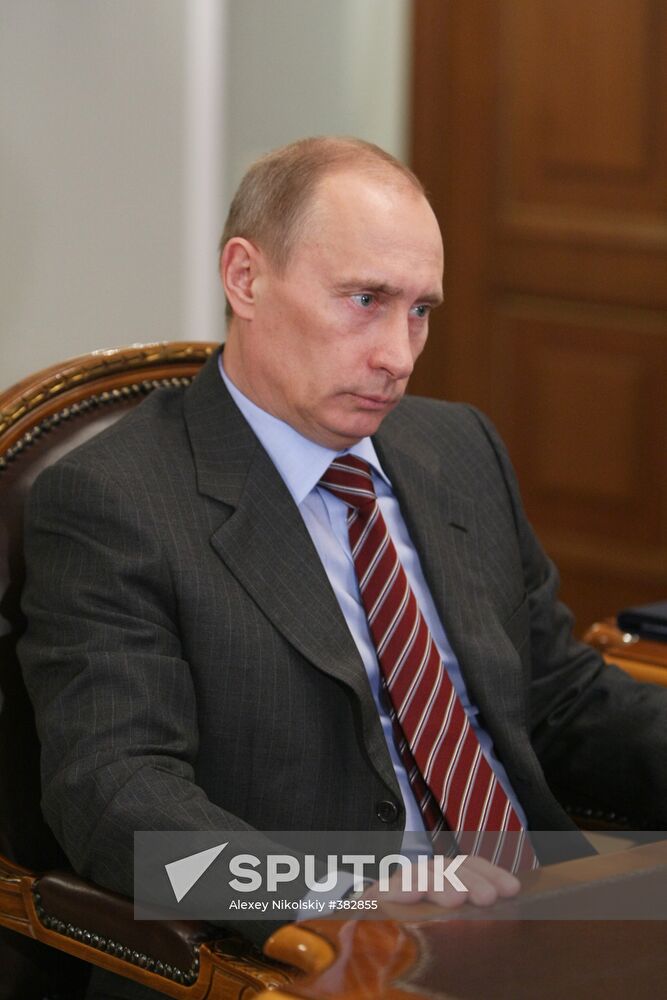 Vladimir Putin meets with Duma faction heads