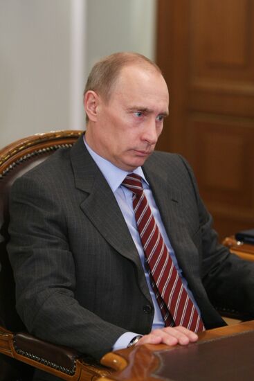 Vladimir Putin meets with Duma faction heads