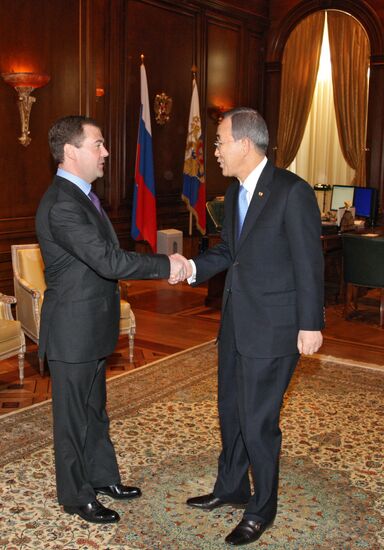 Dmitry Medvedev and Ban Ki-moon