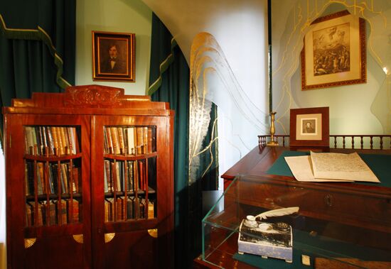 Russia's first Nikolai Gogol museum opens in Moscow