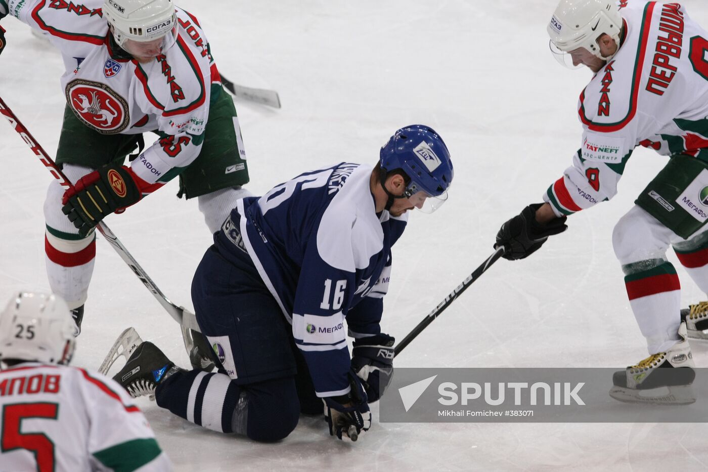 Continental Hockey League semi-finals. Dynamo vs. Ak Bars