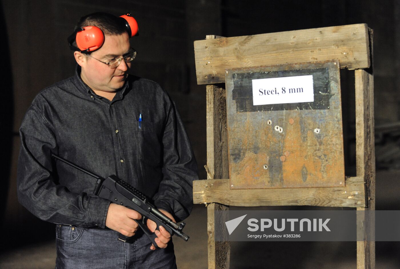 PP-2000 submachine gun