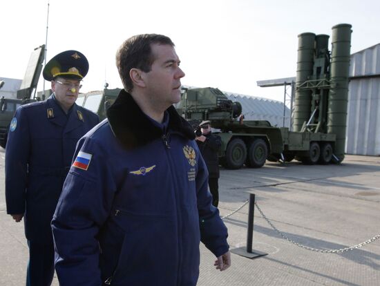Russian President visits Kubinka air base