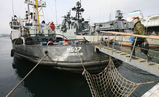 Send-off for Pacific Fleet ships in Vladivostok