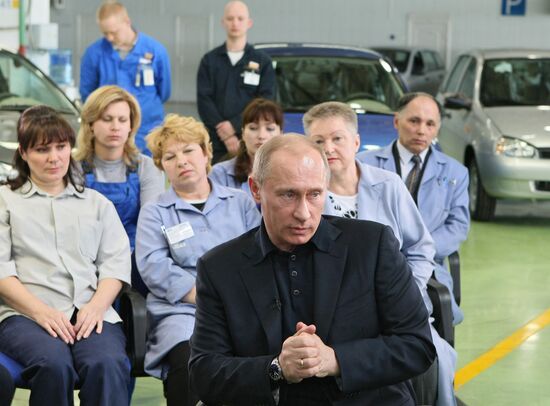 Vladimir Putin tours Volga Federal District