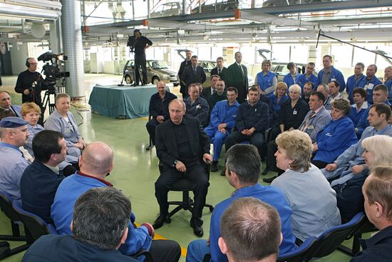 Vladimir Putin tours Volga Federal District