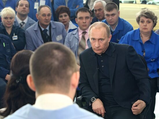 Vladimir Putin tours Volga Federal District