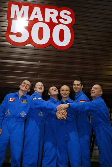 Mars-500 flight simulation starts in Moscow