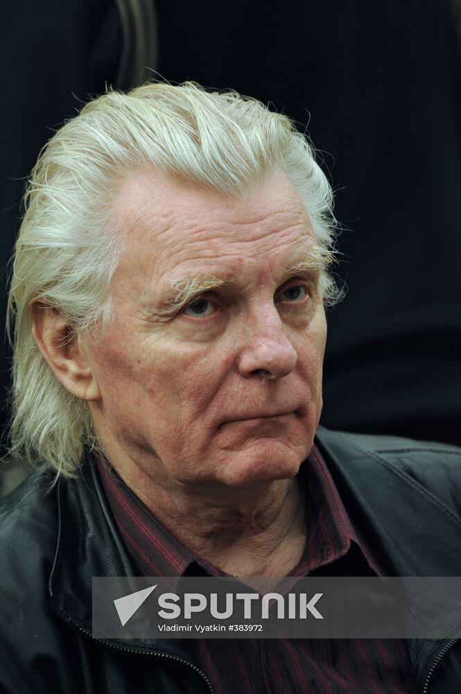 Extraordinary congress of Union of Russian Film Makers. Day 2