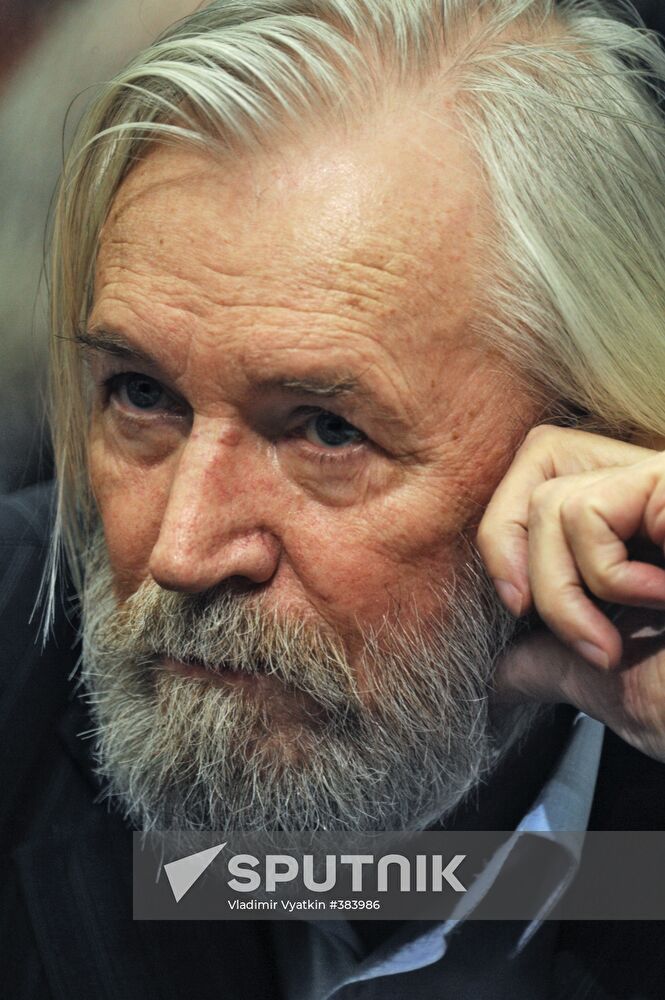 Extraordinary congress of Union of Russian Film Makers. Day 2