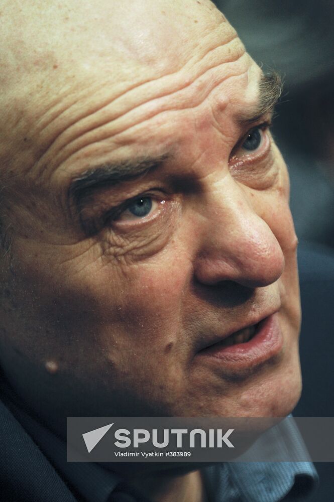 Extraordinary congress of Union of Russian Film Makers. Day 2