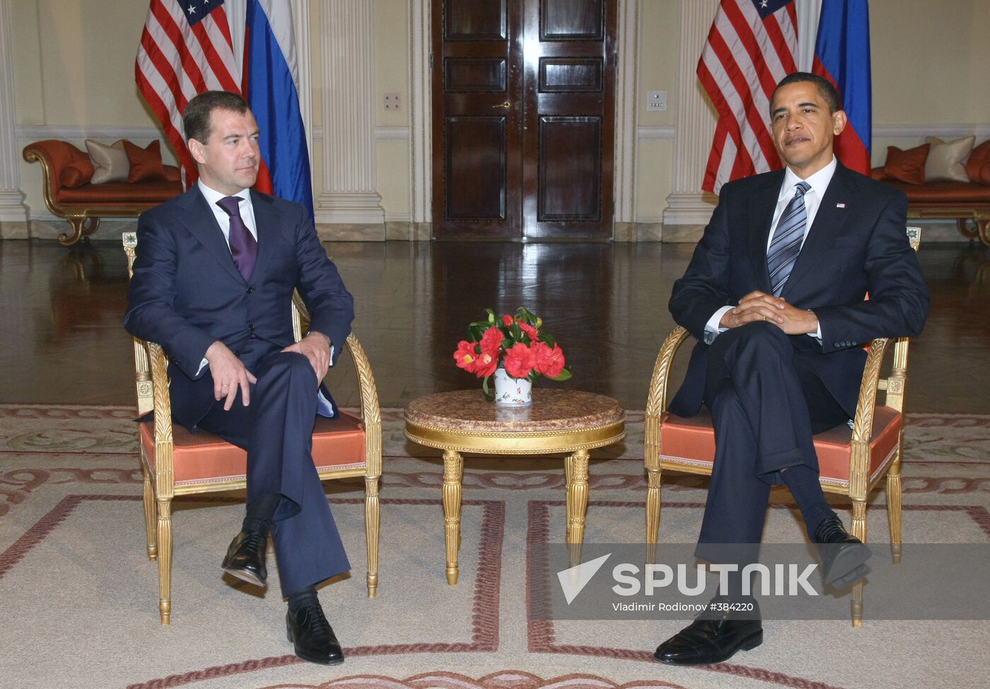 Dmitry Medvedev meets with Barack Obama