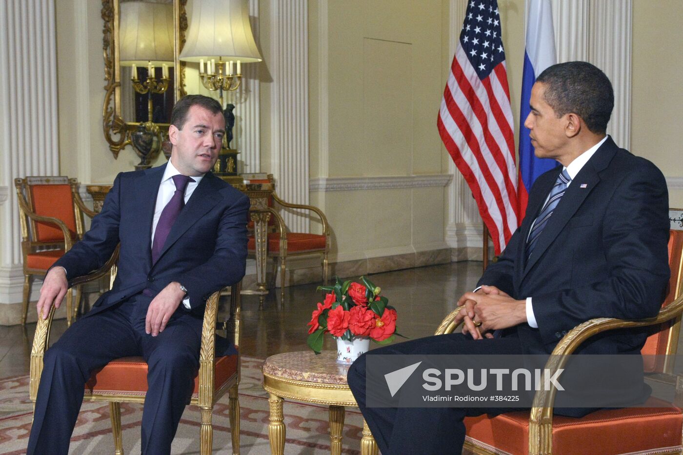Dmitry Medvedev meets with Barack Obama