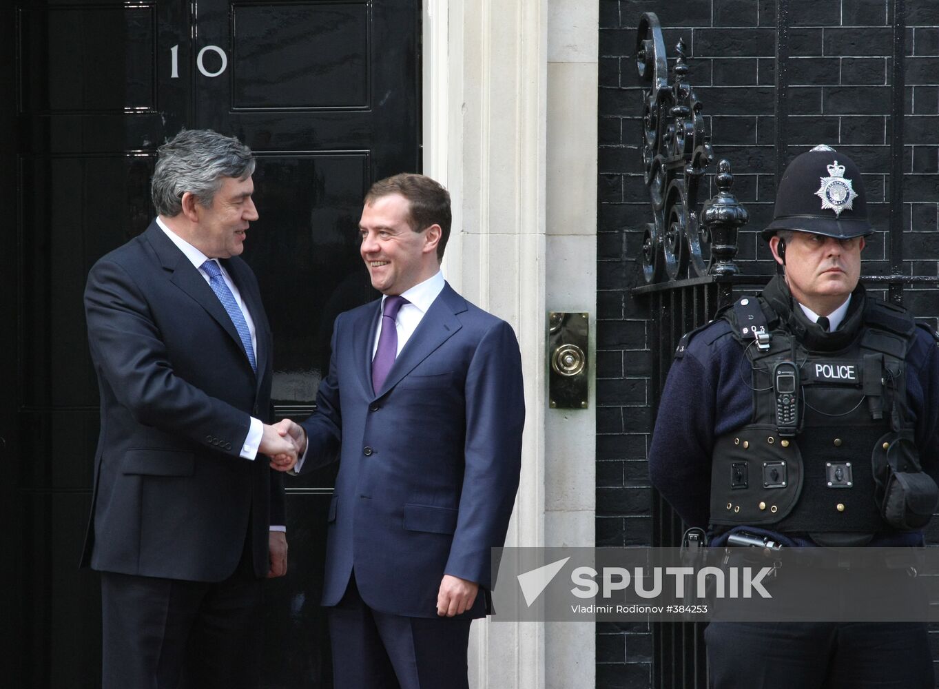 Dmitry Medvedev meeting with Gordon Brown