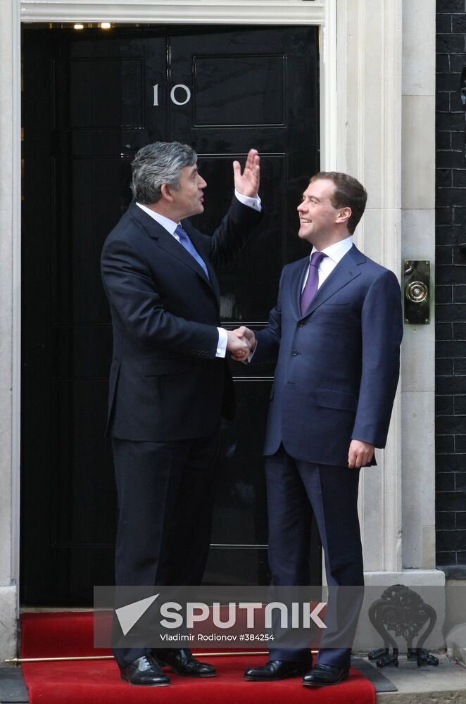 Dmitry Medvedev meeting with Gordon Brown