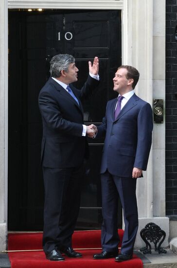 Dmitry Medvedev meeting with Gordon Brown