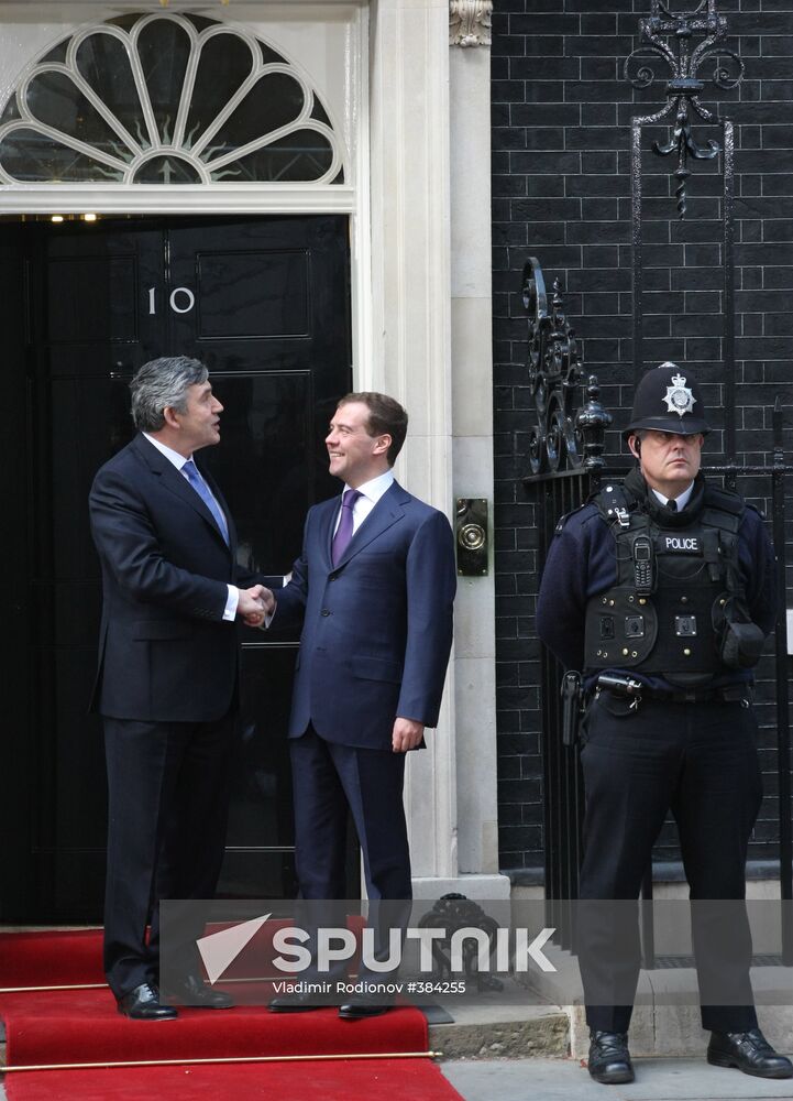 Dmitry Medvedev meeting with Gordon Brown