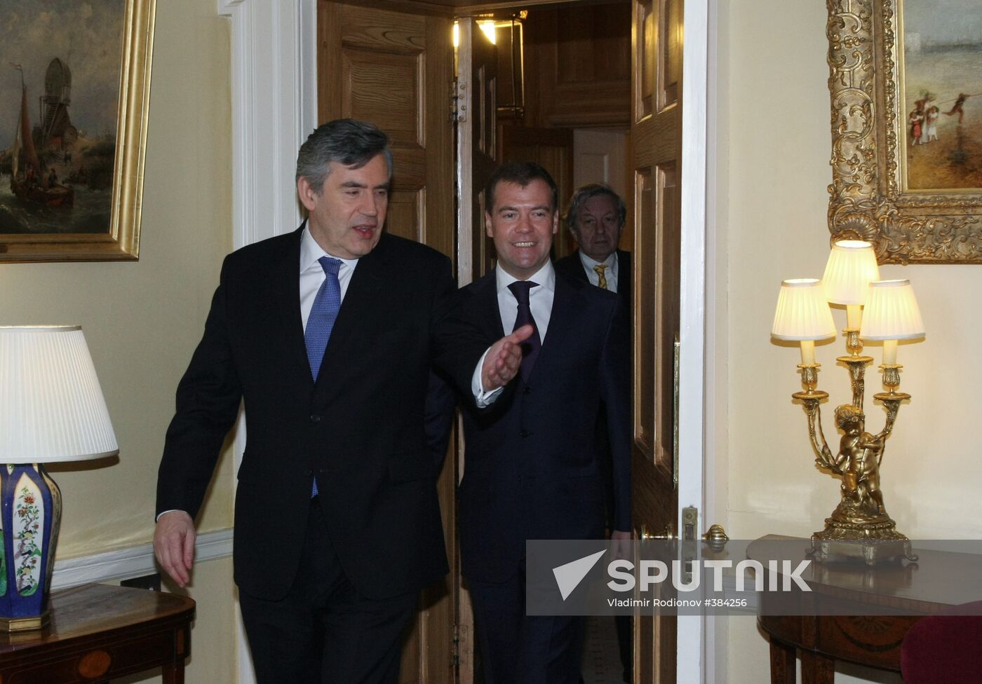 Dmitry Medvedev meeting with Gordon Brown