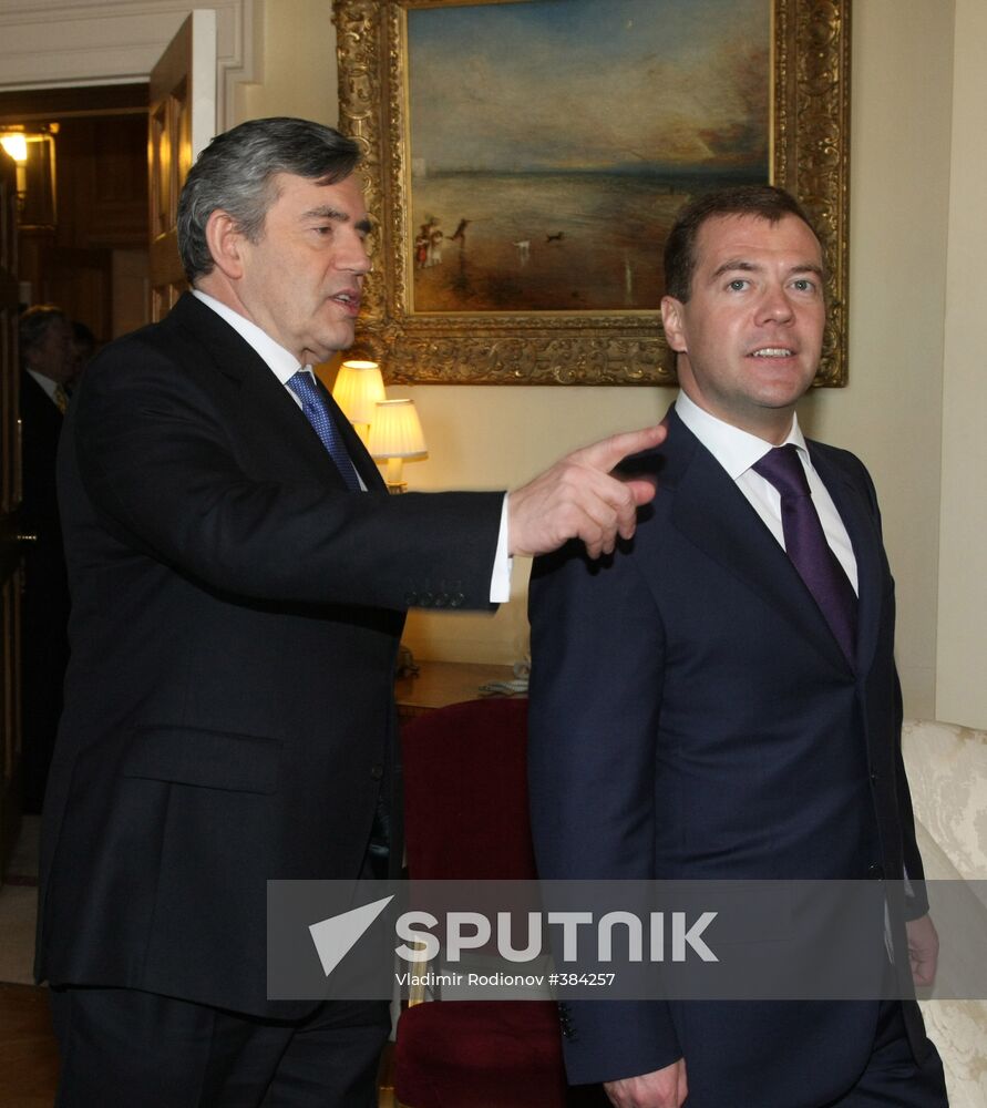 Dmitry Medvedev meeting with Gordon Brown