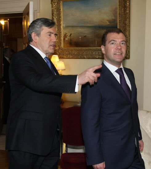 Dmitry Medvedev meeting with Gordon Brown