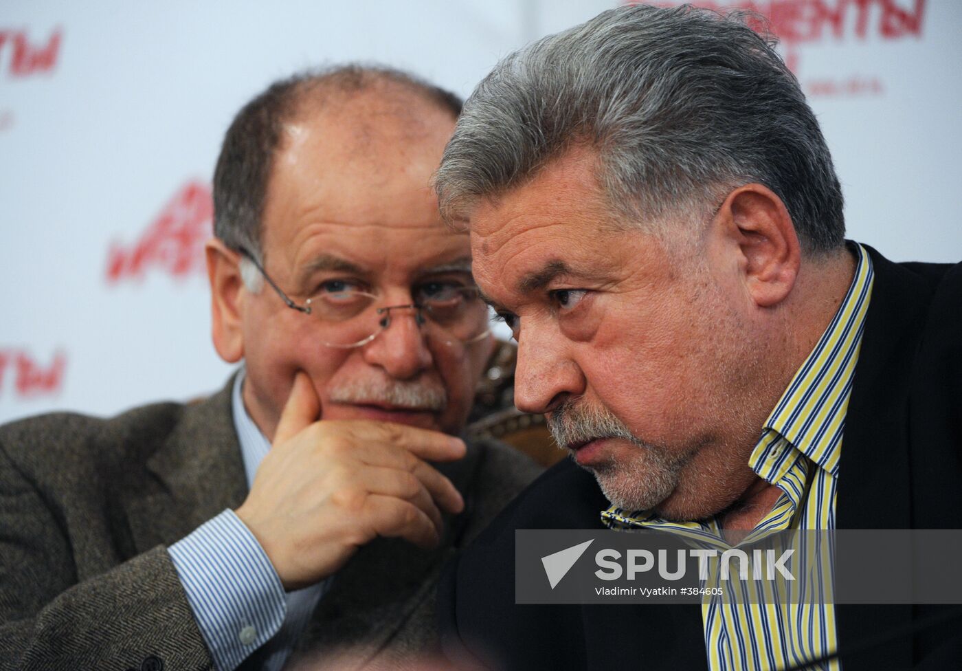 Daniil Dondurei, Yuly Gusman