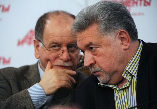 Daniil Dondurei, Yuly Gusman