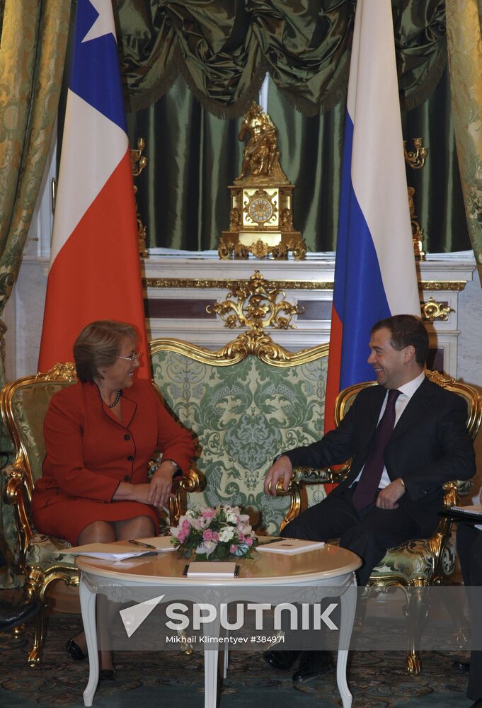 Russian, Chilean Presidents meet