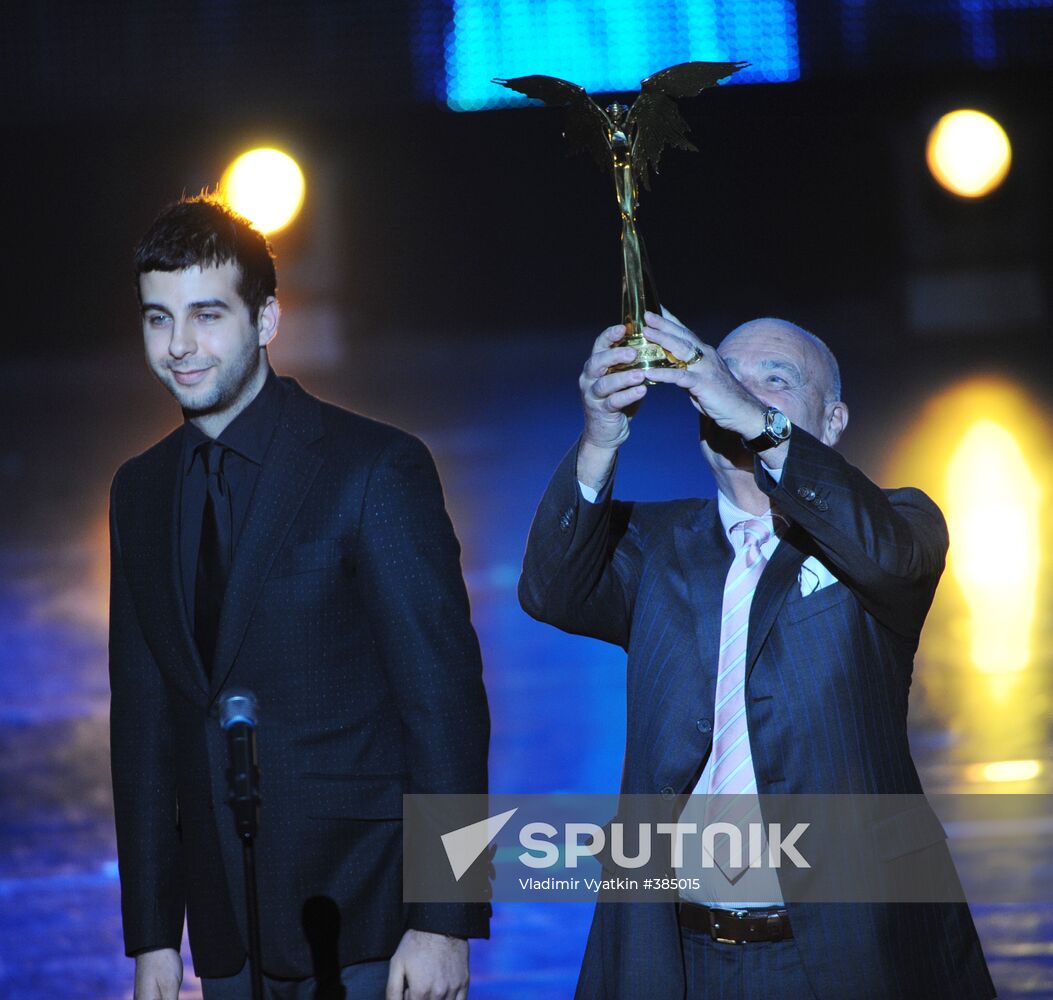 Ivan Urgant and Vladimir Pozner, Nika winners