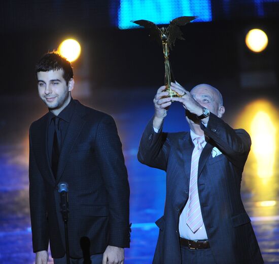 Ivan Urgant and Vladimir Pozner, Nika winners