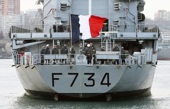 French frigate Vendémiaire arriving in Vladivostok