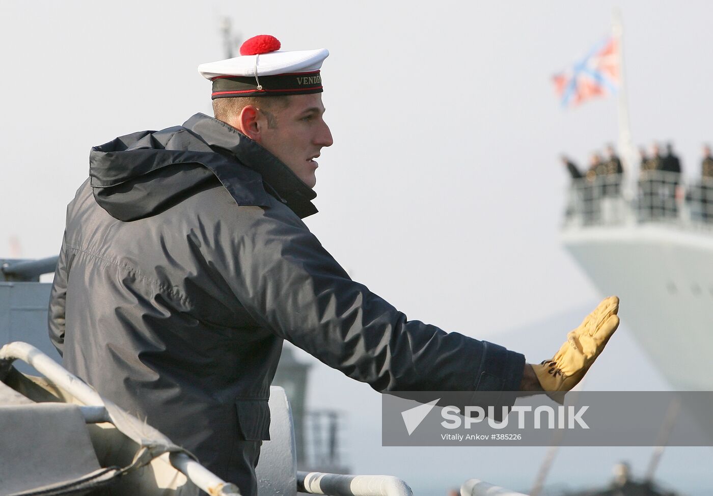 French frigate Vendémiaire arriving in Vladivostok