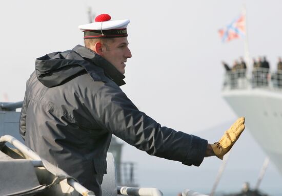 French frigate Vendémiaire arriving in Vladivostok