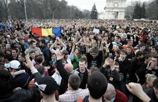 Moldovan opposition staging protest