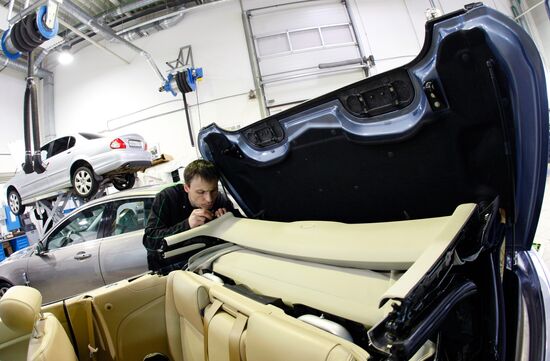 Car saloon's work