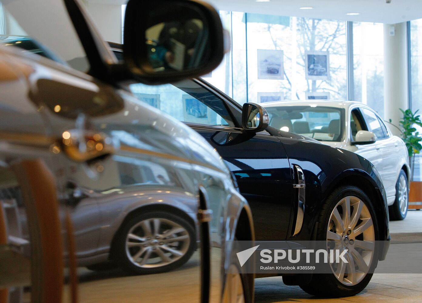 Car saloon's work