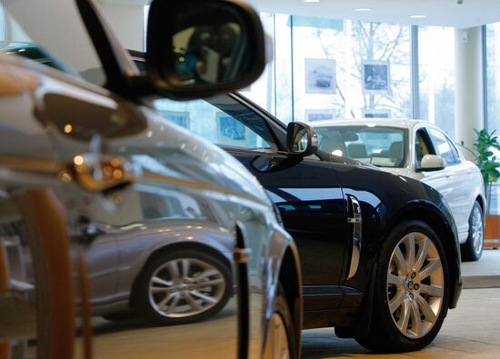 Car saloon's work