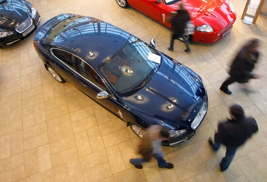 Car saloon's work