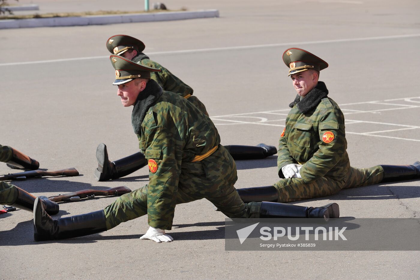 Soldiers training for Victory Day parade
