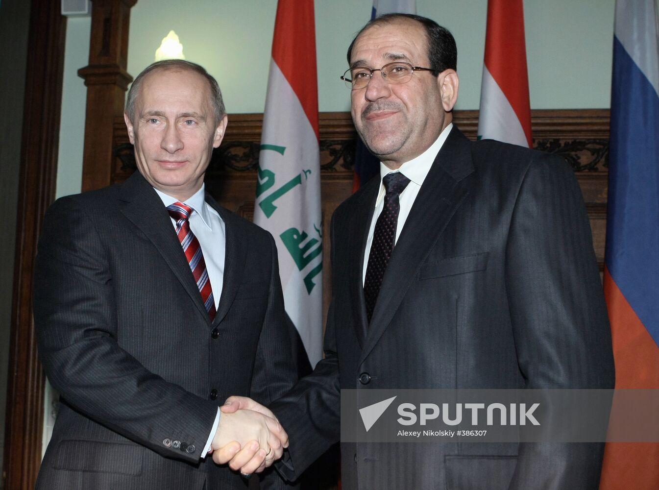 Vladimir Putin meets with Nouri al-Maliki