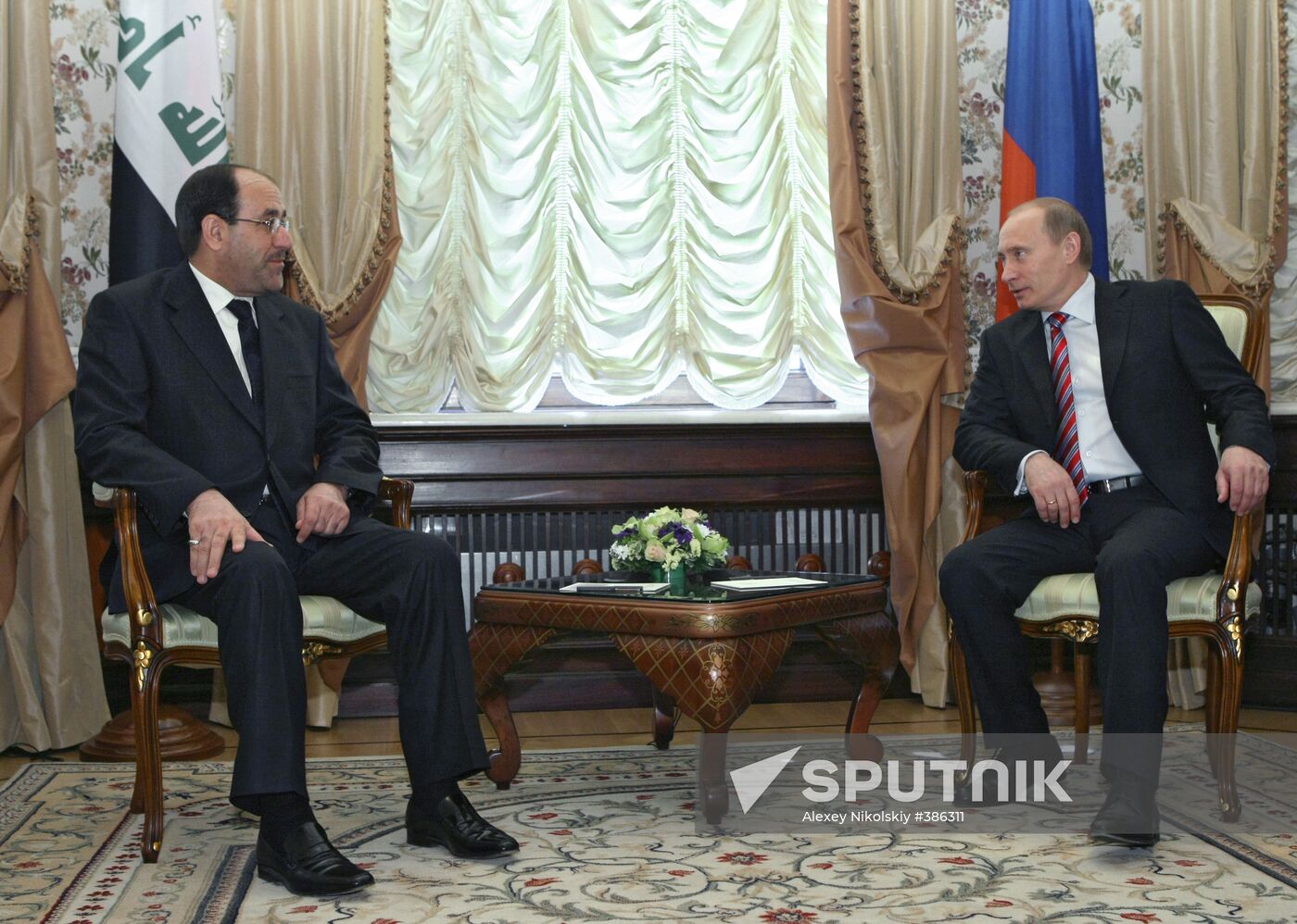Vladimir Putin meets with Nouri al-Maliki