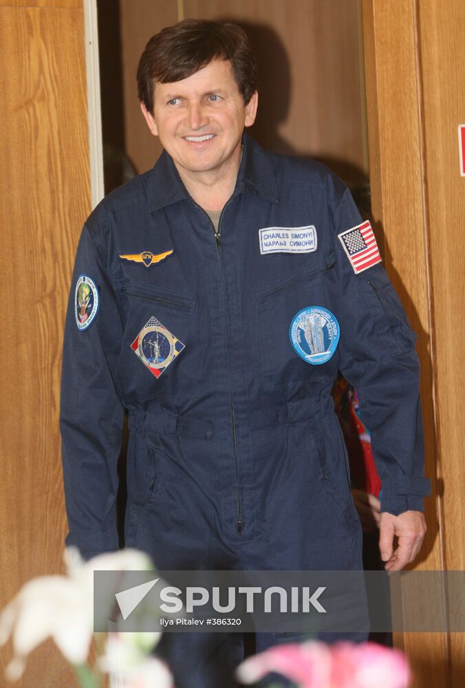 Star City press conference given by 18th ISS expedition