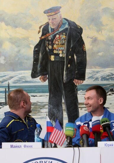 Star City press conference given by 18th ISS expedition